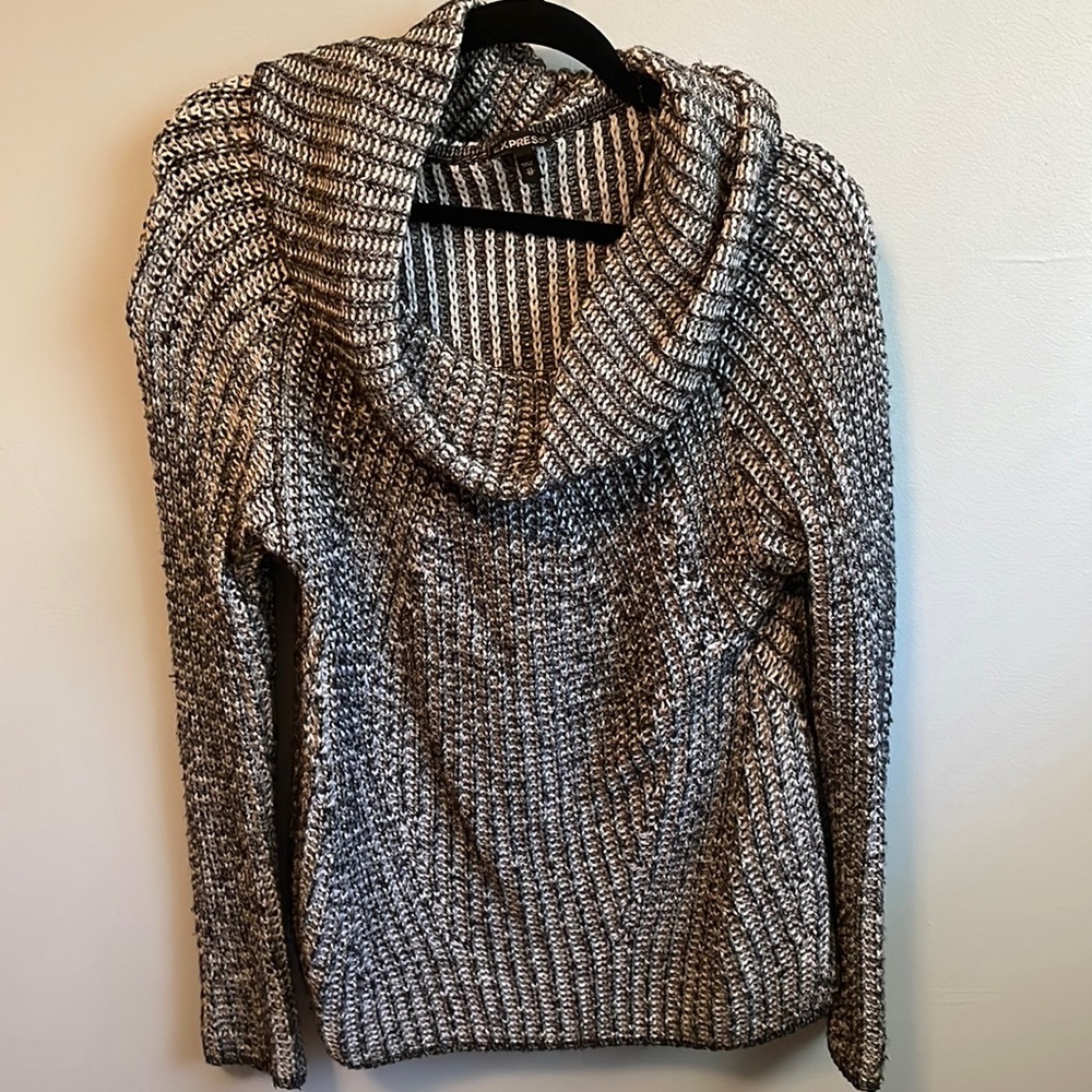 Express XS cowl neck chunky sweater